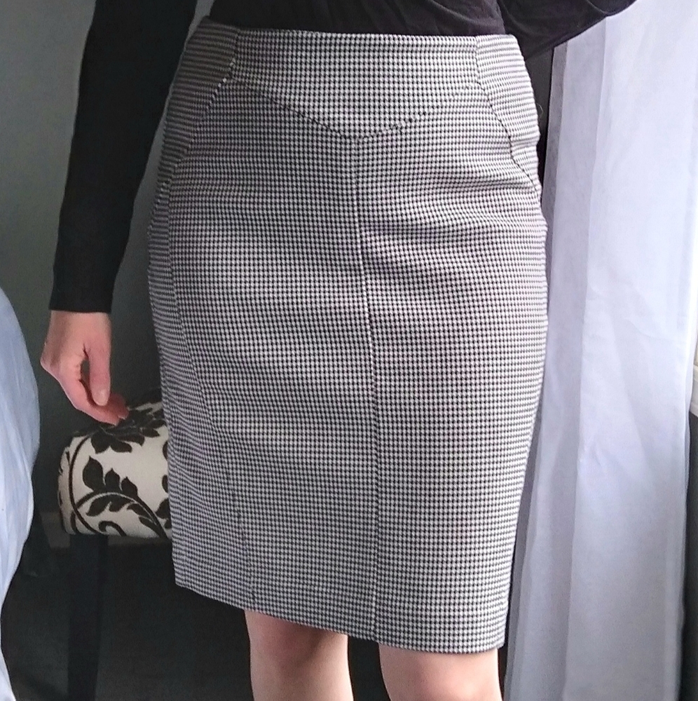Skirt Black & White Houndstooth size 10